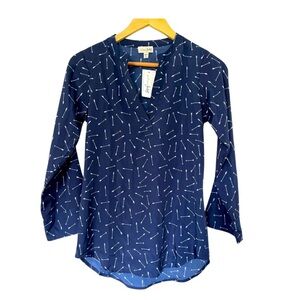 NWT🌺Madison Jules•Arrow Pattern Blue Blouse